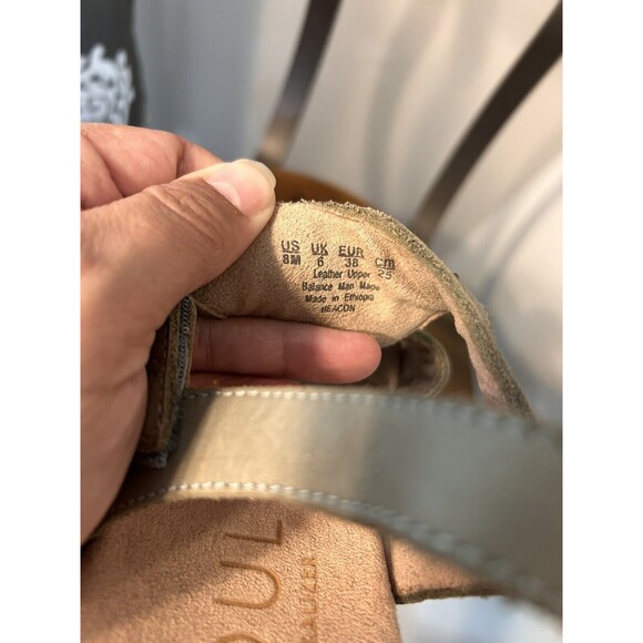 SOUL Naturalizer Beacon Women Studded Tan Beige Sandals Soft  Supportive Size 8 - Picture 4 of 5